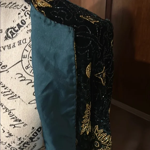 Vintage Adrianna Papell Black and Gold Blazer with Intricate Embroidery - Picture 3 of 5